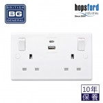 Nexus Moulded Double Switched 13A Power Socket / USB Cherger USB A & C White   822UAC